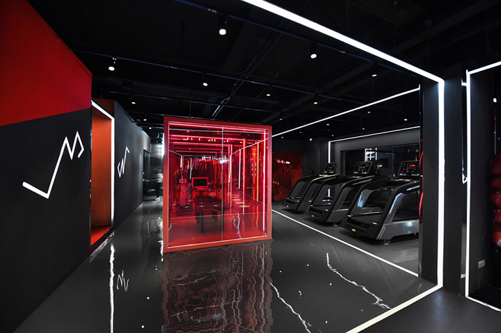 由光定义的空间 R Fitness健身工作室设计欣赏
