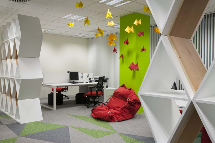 玩转折纸艺术：索非亚 SiteGround 办公空间设计