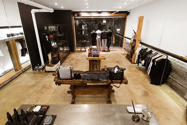 Nomad服装专卖店室内空间设计