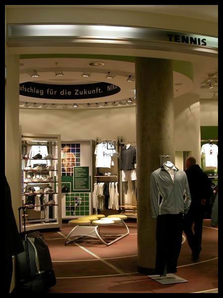 NIKE柏林专卖店室内设计